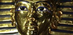 the-future-now:  Research reveals that King Tut’s dagger was