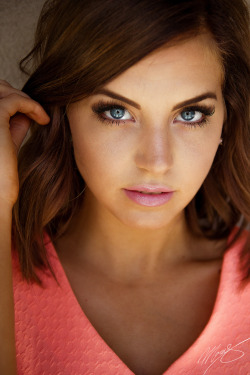 positivelynoteworthy:  Lizzy close (via Marcus Joseph Photography)