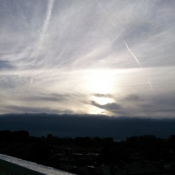 Le tsunami de nuage cède sa place au soleil. #amsterdam #sunday
