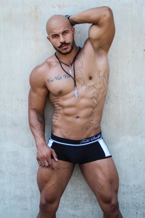 firstclassmales:  musclebears-men-at-large:  Moreno Lisboa  