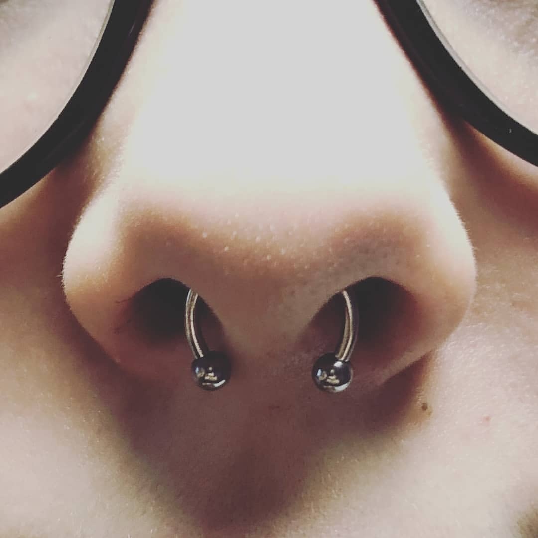 <p>Sweet Lily! #septumpiercing #decaturbodyart #bodyadornmentbyarikahpeacock <br/>
<a href="https://www.instagram.com/p/B3FCtIwp6ZG/?igshid=14x2ooeg2rloa">https://www.instagram.com/p/B3FCtIwp6ZG/?igshid=14x2ooeg2rloa</a></p>