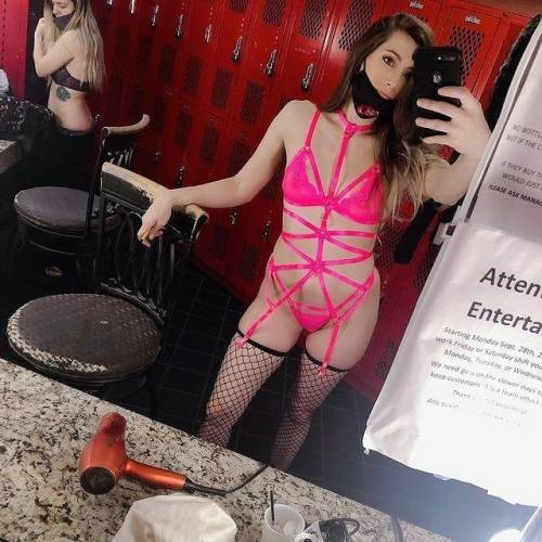 stripper-locker-room:  https://www.instagram.com/ryleyq_/