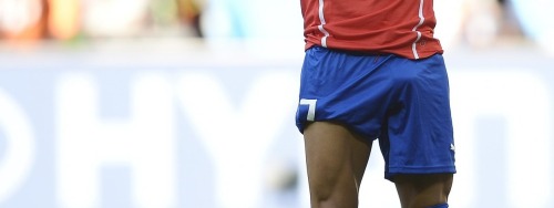 larry-capija:  freeballplayla:  Alexis Sanchez  :$
