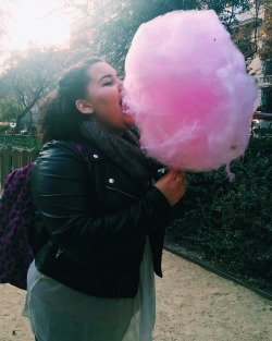 chubby-bunnies:  Happy and carefree chubby babe right here 🍬💘