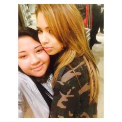 jasminev-news:  @kitkatvales: I miss my cousin so much already