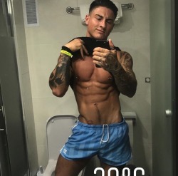 straightbait8:  The sexy famous rhys😈😍 I finally have a