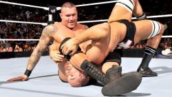 Tight leg scissors by Randy! Cesaro you lucky man! ;)