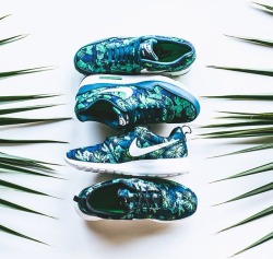 sole-plane:  Floral on the new Air Max 1s & Roshe Runs.