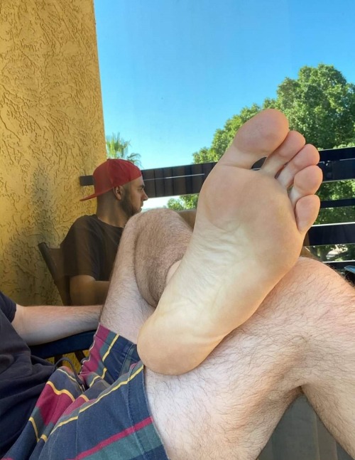 whitemalefeet:Come check out my feet, bro great foot