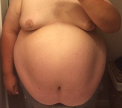 boys-just-want-to-get-fat: fatboydiet:  Me, at about 500 pounds.