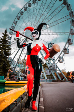 cosplaycarnival:  Harley Quinn ! by JasDisney Check out http://cosplaycarnival.tumblr.com