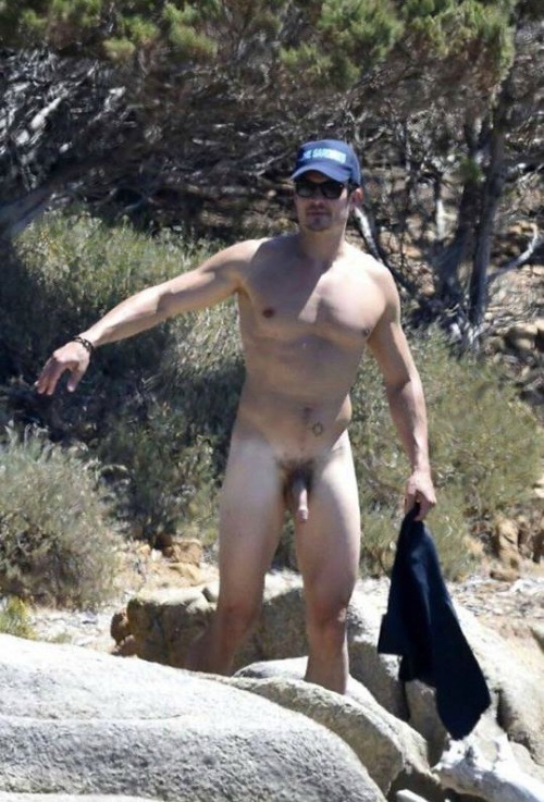 fuckyoustevepena:  Here’s the full set! More Uncut Cock from Orlando Bloom! Naked Naked Naked!   