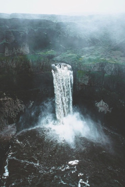 moon-sylph:  lsleofskye:  Palous Falls State Park   ☽ ⁎ ˚