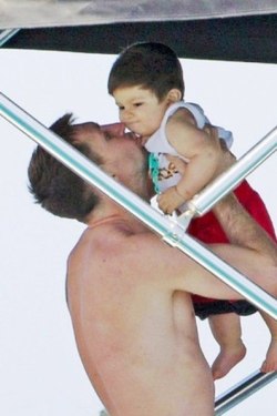 thiagito-messi:  Leo with Thiago & Mateo 