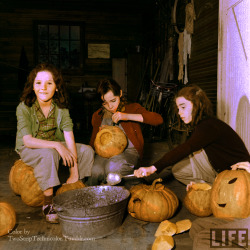 twostriptechnicolor:  Carving pumpkins (1941).Original by William