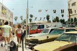 historicaltimes:  Venice Beach, California.1979 via reddit