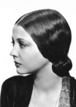 summers-in-hollywood:Sylvia Sidney, 1930s https://painted-face.com/