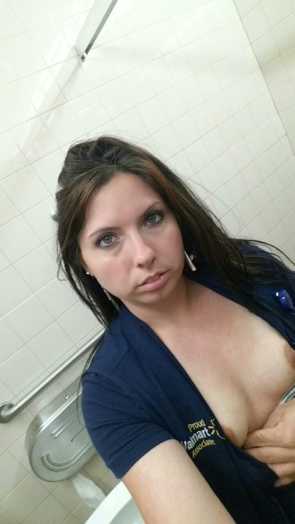 nakedgirlsatwork:  Naked girls @ work 