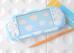 naokawaii:  I need this psp case!! *^*