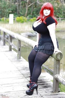 bbw-club:  milfandthicks:  Penny Underbust, a real beauty   nightramblings:milfandthicks:Penny