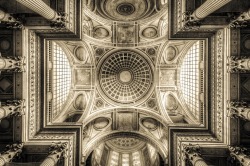 hadrian6:  Persistence of Vision - Pantheon Paris.http://hadrian6.tumblr.com