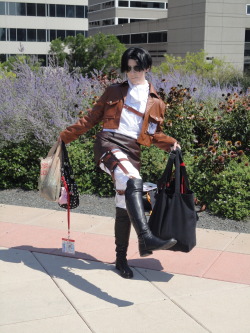 snow2o1o:  Fabulous Levi being fabulous <3 Otakon 2013 