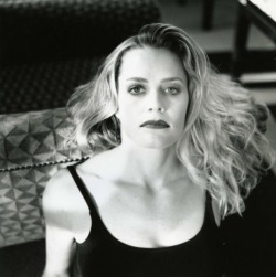 adreciclarte:Elisabeth Shue, 1996 by Helmut Newton