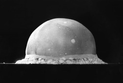 humanoidhistory:  1945, the Trinity explosion, 0.016 seconds