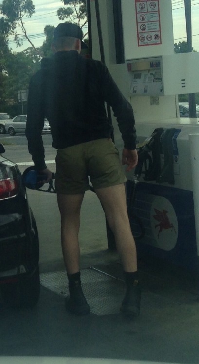 guysinshortshorts.tumblr.com/post/138927643495/