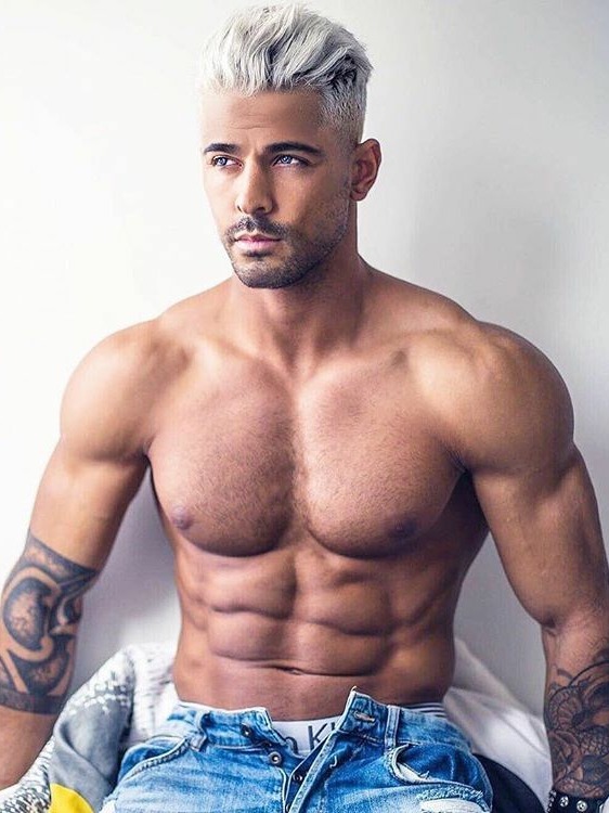 eddyliscious:hotmen-addiction:Delicious 