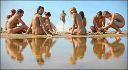 tigerdragonorka:  ðŸ˜˜ðŸ‘ðŸ¼â˜€ï¸   Nude Beach Exercise