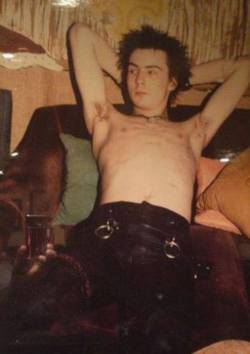 the-y0ung-and-the-restless:  (14) sid vicious | Tumblr on We