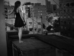 princesa-sem-conto:  Caminhando sobre o solo seco, e o vento
