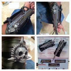 Assassins creed IV black flag  Hidden blade cosplay prop