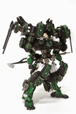 mechaddiction:  GUNDAM GUY: MG 1/100 Gundam Astray Green Frame