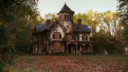 witchyautumns:  Spiderwick house 