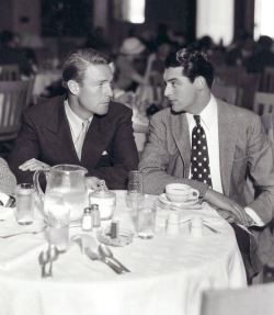 sontagbloodysontag:  Randolph Scott and Cary Grant