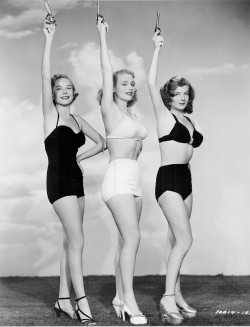 retrogirly:Diana Lynn, Marie Windsor, and Corinne Calvet