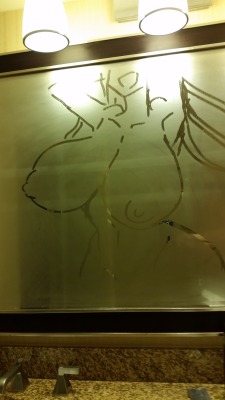 ipaiwithmylittleeye:Drew this on the mirror after taking a shower
