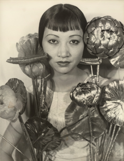 twixnmix:  Anna May Wong photographed by Carl Van Vechten on