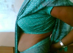 prythm:  Desi Bhabhi - Juicy Udders - 1 of 2 Follow http://prythm.tumblr.com/