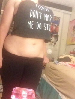 chubby-bunnies:  finally got enough courage to wear crop tops