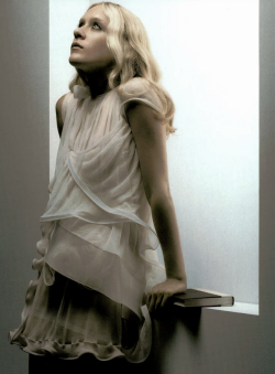 jinxproof:  Chloë SevignyVogue Italia (October 2003)ph. Mario