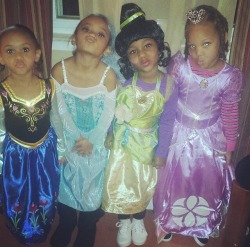 thelifeofhellobree:  These are my beautiful nieces. London. Amaya.