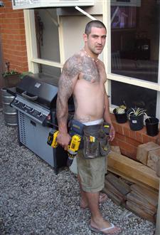 realmenstink:  aussiehotties:  Check out my archive for more pics of hot Aussie guys! http://aussiehotties.tumblr.com (don’t forget to reblog!)  HOT TATTED BLUE COLLAR DUDE !!!