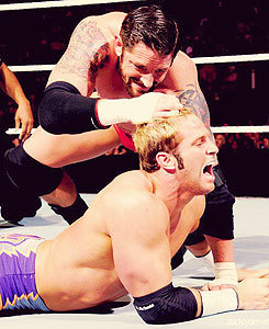 Ugh! Wade has a nice firm grip on Zack’s hair mmm Wade