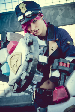 fairyscarlet:  First photos of my Vi officer Cosplay <3Next