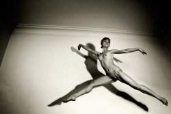 kleophoto:  Nude woman jumping by photographer K Leo #photography