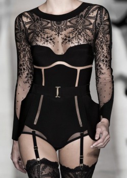 130186:  La Perla Haute Couture Fall 2015 