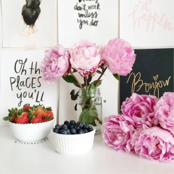 lovetpd:  berries + peonies